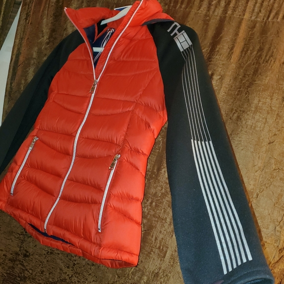 NWT TOMMY HILFIGER RED PACKABLE JACKET - Picture 2 of 8